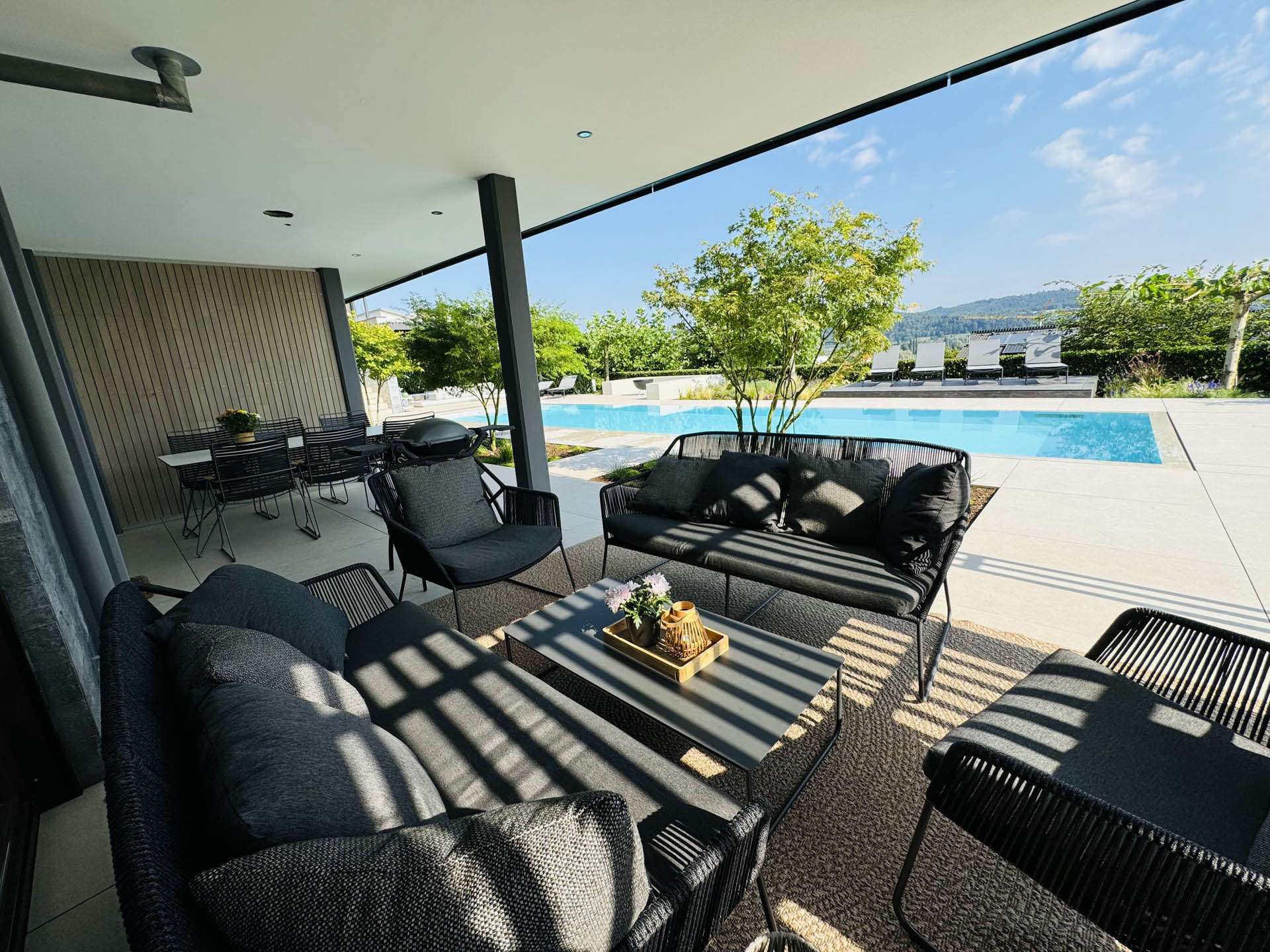 Grilllounge Paradisio Poolsuite Summergold