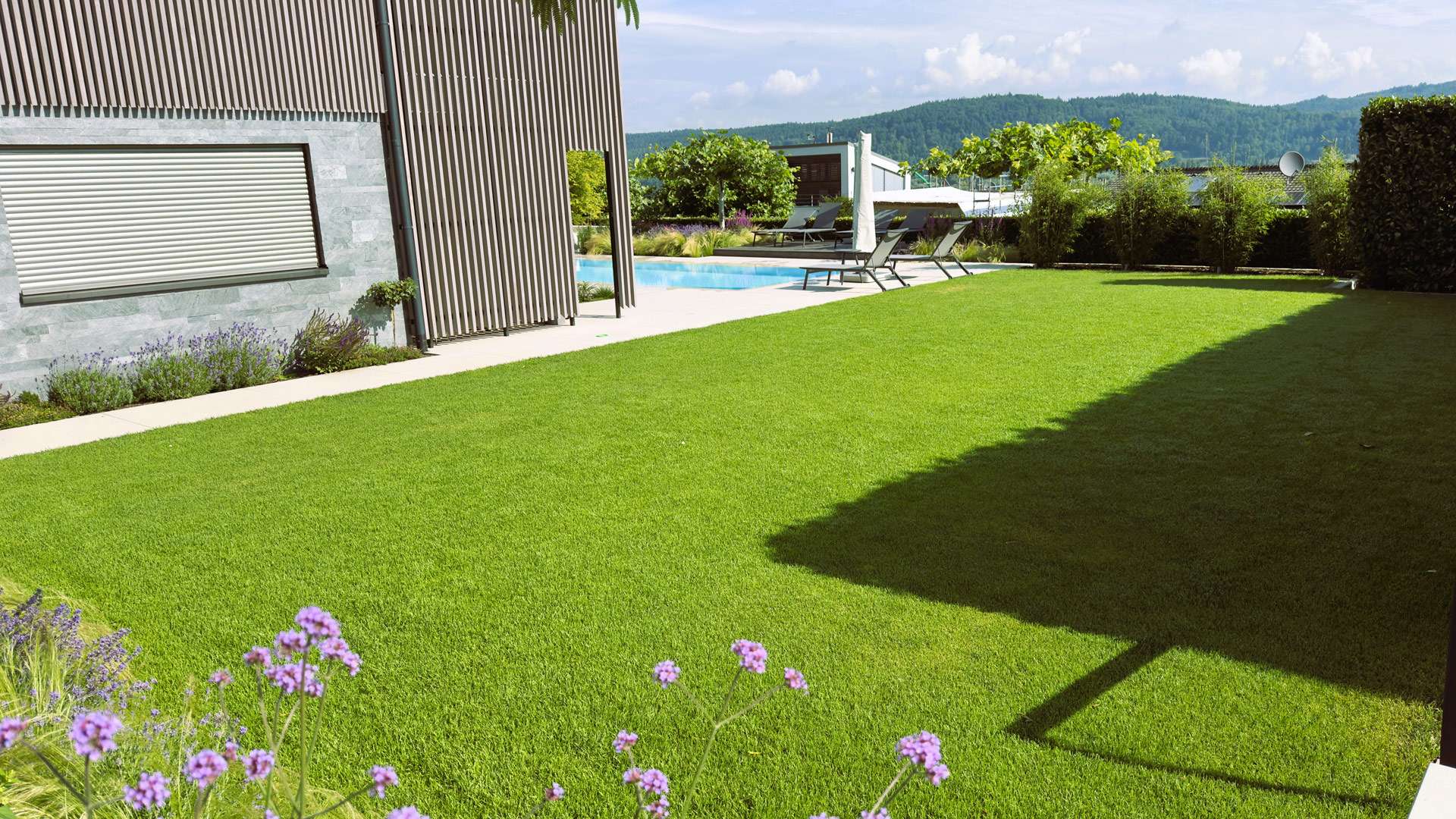 Spiel und Liegewiese Paradiso Poolsuites Bodensee